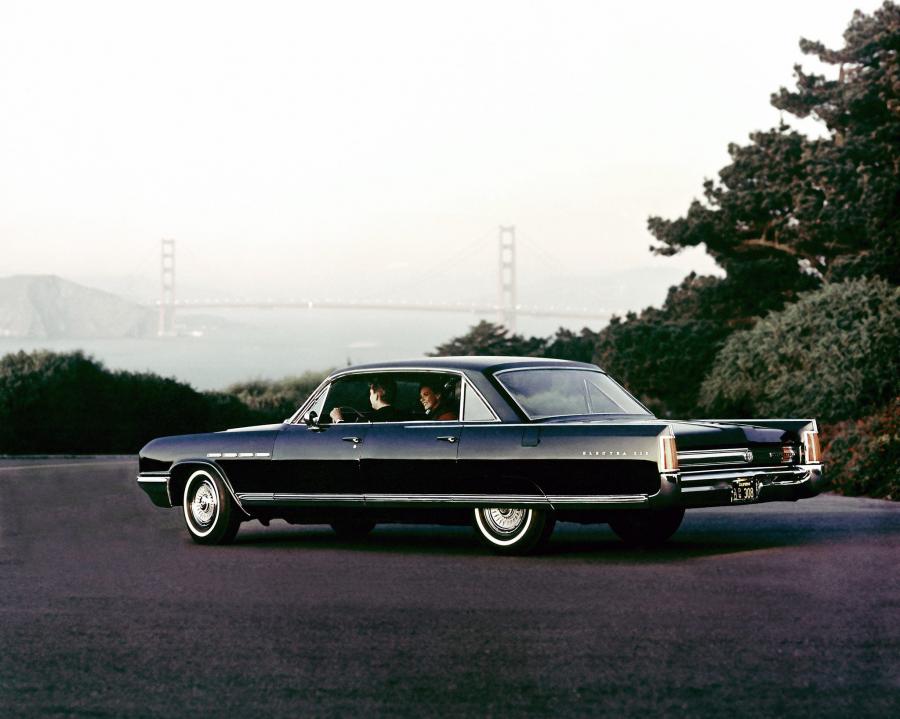 Buick Electra 225 4-Door Pillarless Sedan '1964